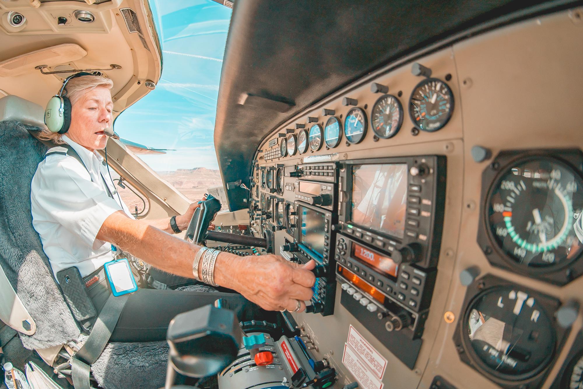 Pilot | Cockpit | Airplane